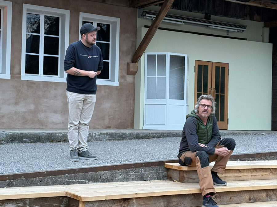 Die erste Theaterprobe am Spielplatz