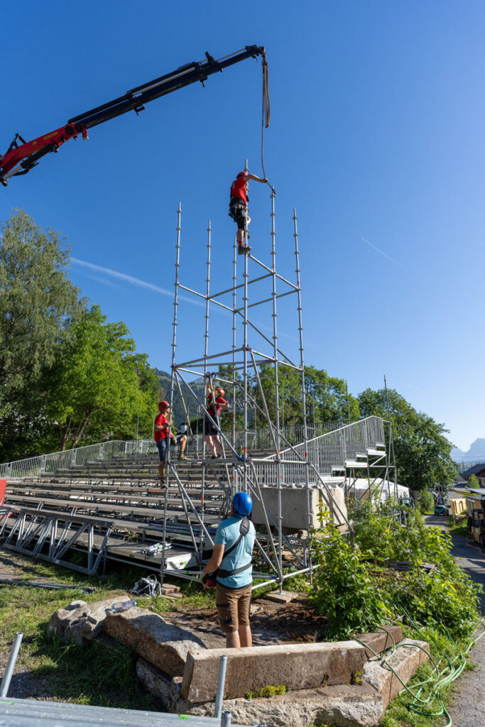 Tribühnenaufbau_19